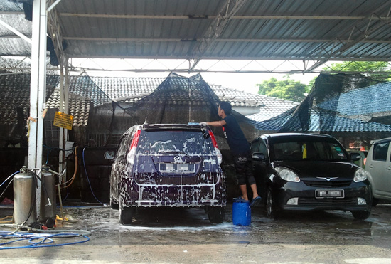 Cuci kereta Perodua Alza Cuci kereta Perodua Alza