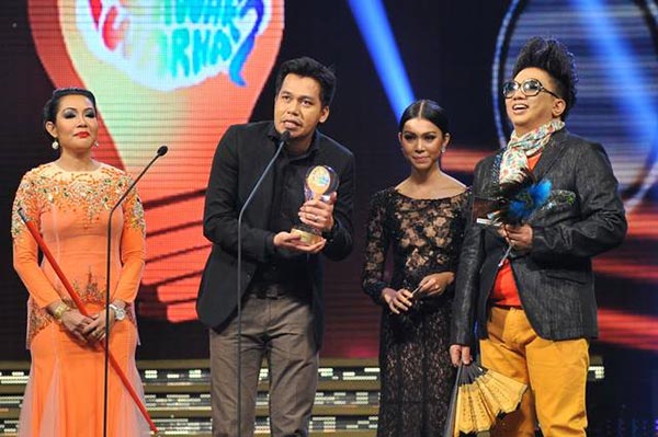 anugerah lawak warna 2013