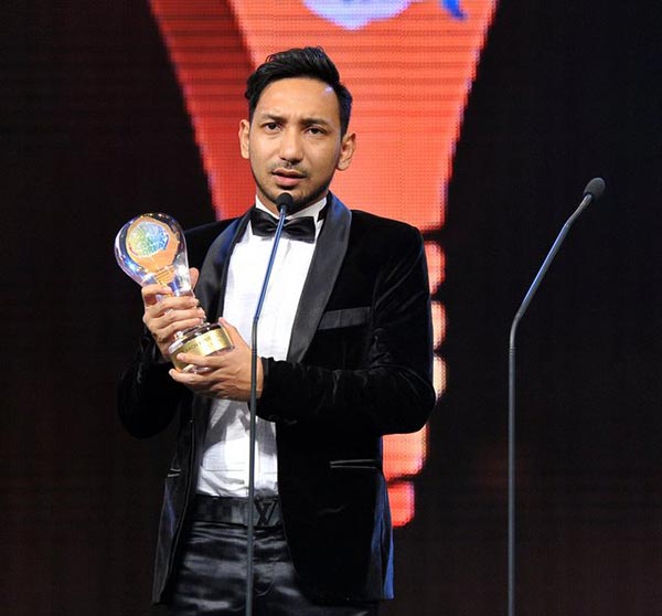 anugerah lawak warna 2013