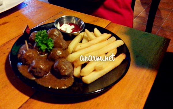 meatball dan french fries di bucida court meatball dan french fries bucida court