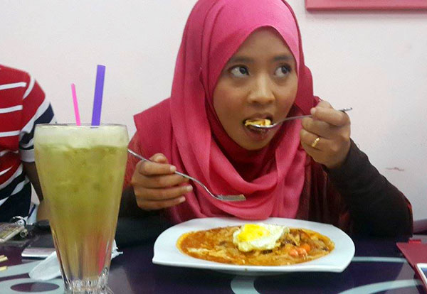 Deqnoor makan Char Koay Teow Simply Delicious Deqnoor makan Char Koay Teow Simply Delicious