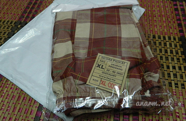 Seluar pelikat produk jualan HEYdotMY