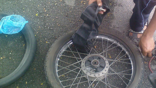 tayar motor pancit highway tayar motor pancit di highway