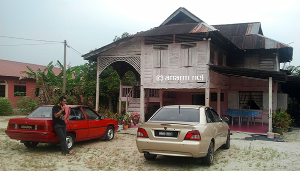beraya rumah sanak saudara beraya rumah sanak saudara