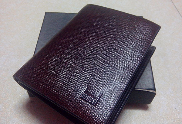 Beli Wallet secara online di Nile.com.my