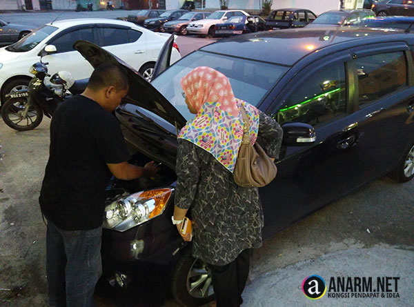 Tukar bateri kereta Perodua Alza