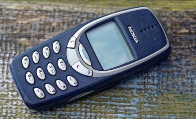 Telefon bimbit Nokia 3310 versi asal