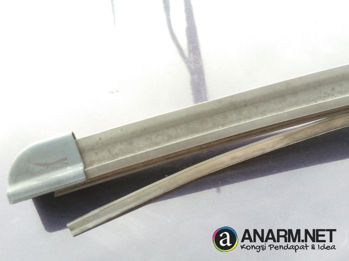 getah wiper alza koyak Getah wiper Alza terkoyak